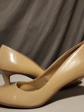 Dexflex Comfort Tan Mid-Heel Pumps